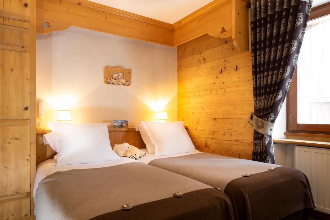 Logis La Croix-Saint-Maurice Hotel Le Grand-Bornand Eksteriør billede