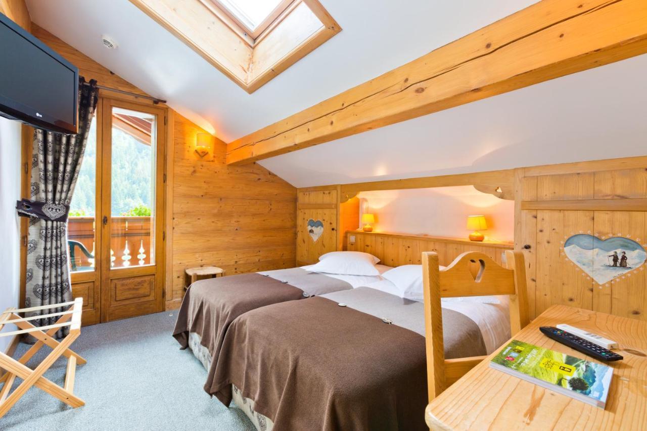 Logis La Croix-Saint-Maurice Hotel Le Grand-Bornand Eksteriør billede