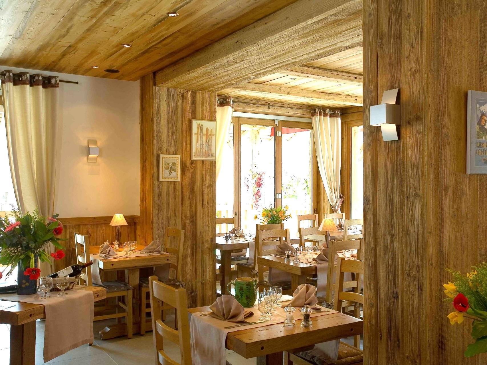 Logis La Croix-Saint-Maurice Hotel Le Grand-Bornand Eksteriør billede
