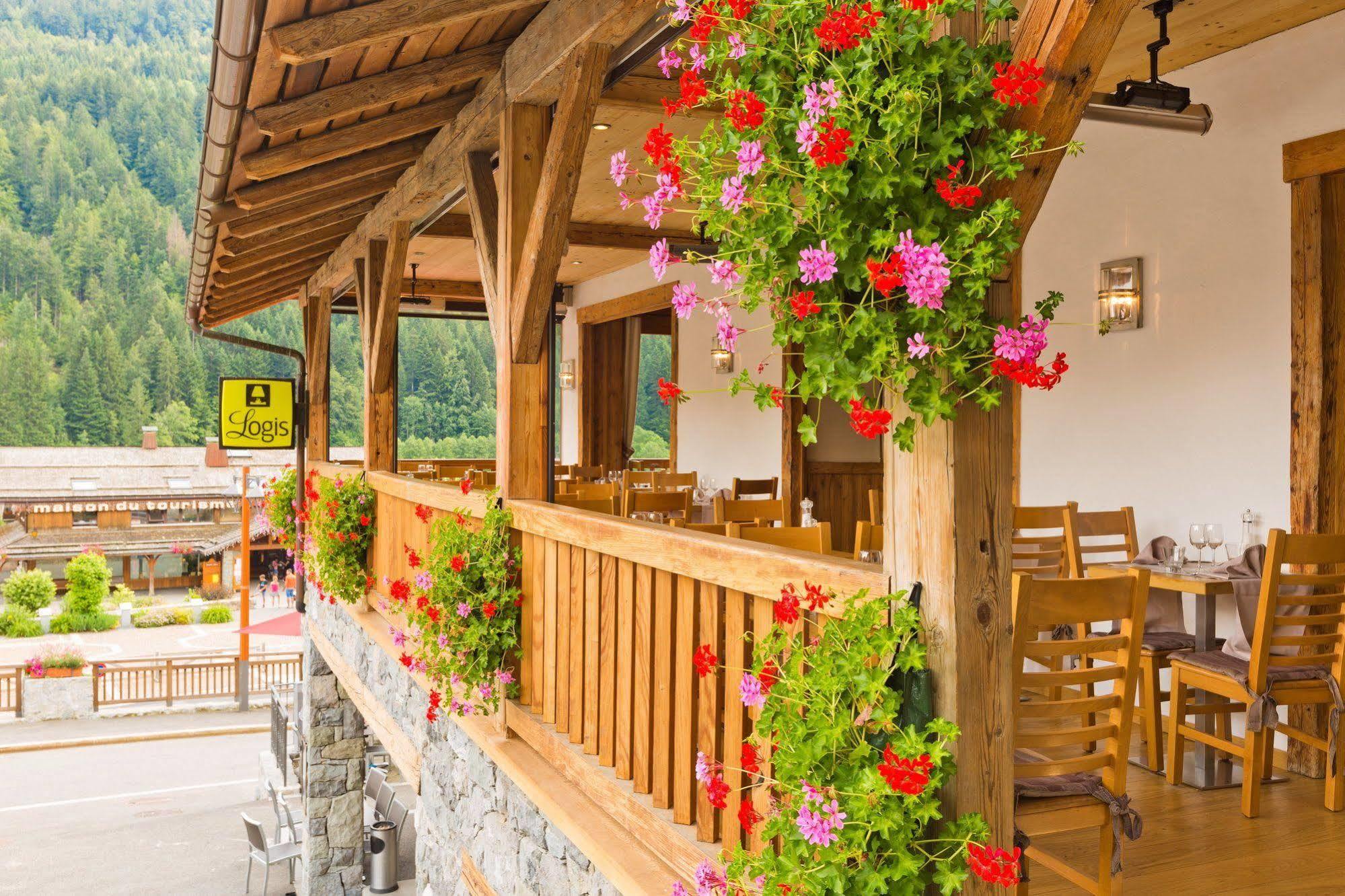 Logis La Croix-Saint-Maurice Hotel Le Grand-Bornand Eksteriør billede